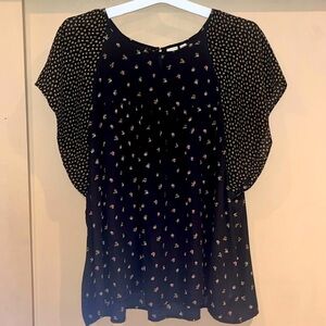 Gap capped sleeve black floral top size XXL